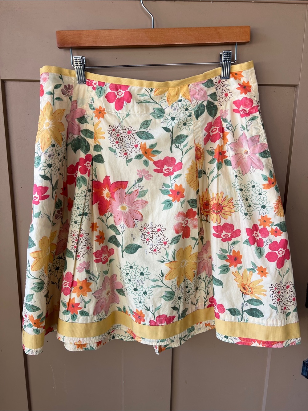 Vintage L.L. Bean Sz 10 Floral A-Line Skirt in Yellow and Pink Pleated Summer